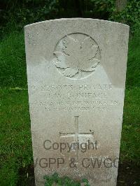 Etaples Military Cemetery - Boniface, James William